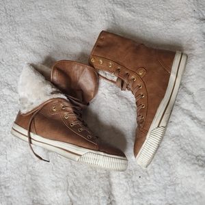 Tan High top shoes/ sneaker  size 8